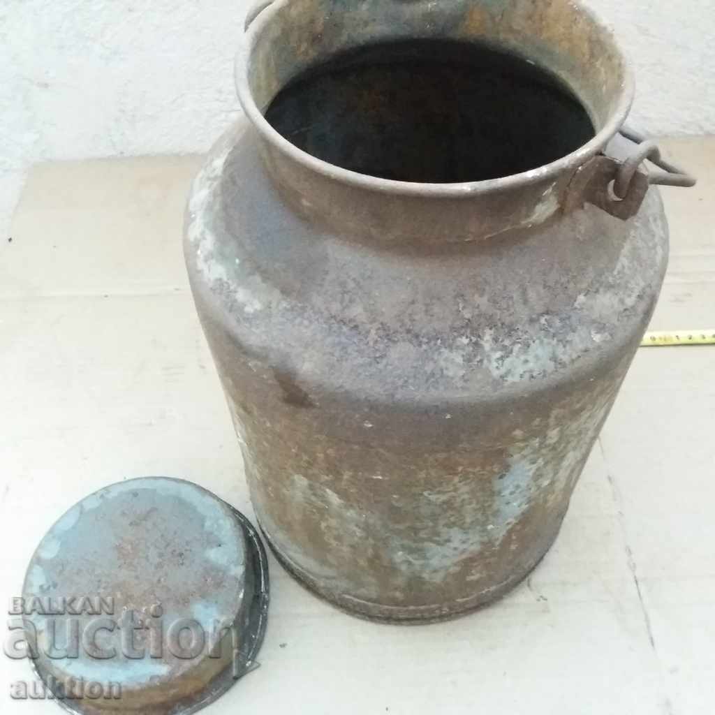 ВЪЗРОЖДЕНСКИ МЕТАЛЕН ГЮМ ЗА МЛЯКО - 10 ЛИТРА РЯДЪК - 7 ВЪЗРОЖДЕНСКИ МЕТАЛЕН ГЮМ ЗА МЛЯКО - 10 ЛИТРА РЯДЪК - 7