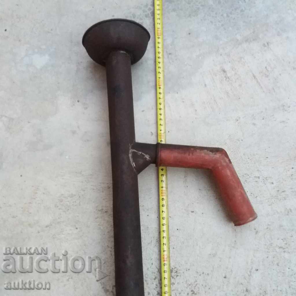 OLD LIQUID PUMP - METAL with price 8.99 BGN | € 4.60 OLD LIQUID PUMP - METAL with price 8.99 BGN | € 4.60