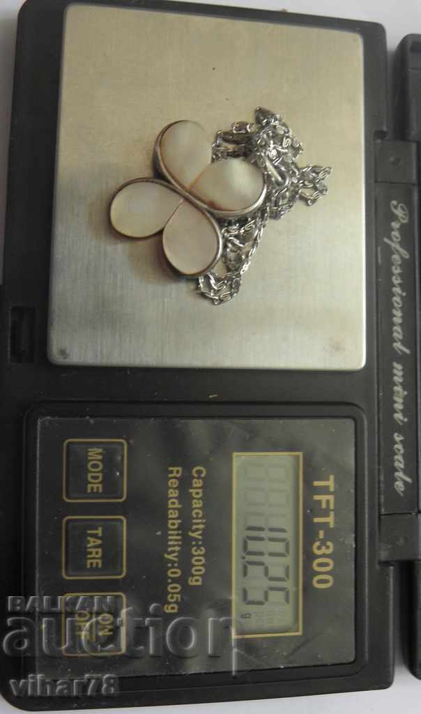 Auction SILVER PEARL MEDALLION Auction SILVER PEARL MEDALLION