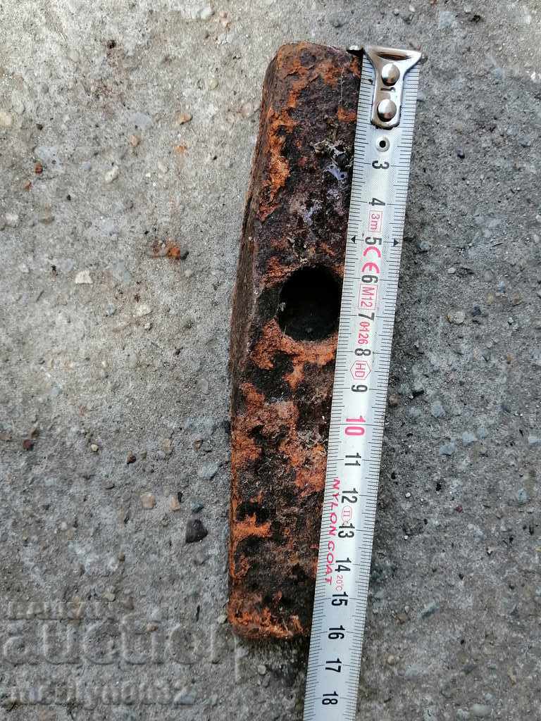 Auction Very old hammer for cut stone over 100 years, wrought iron Auction Very old hammer for cut stone over 100 years, wrought iron