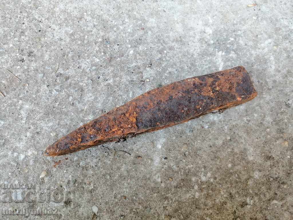 Very old hammer for cut stone over 100 years, wrought iron - 5 Very old hammer for cut stone over 100 years, wrought iron - 5