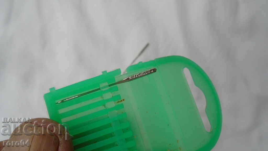 SEWING MACHINE NEEDLES - 7 SEWING MACHINE NEEDLES - 7