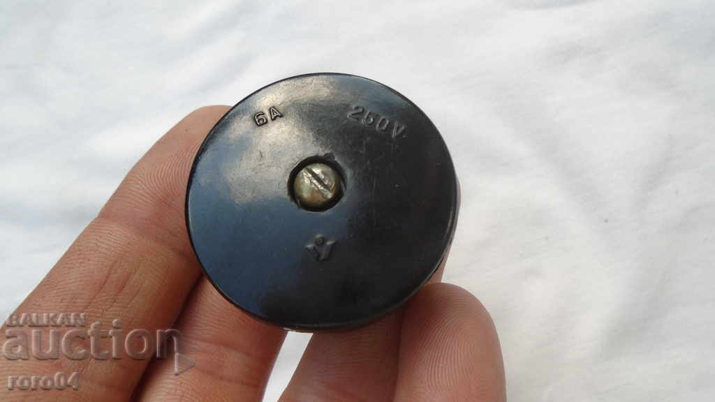 PLUG - BAKELITE - WW II with price 8.99 BGN | € 4.60 PLUG - BAKELITE - WW II with price 8.99 BGN | € 4.60