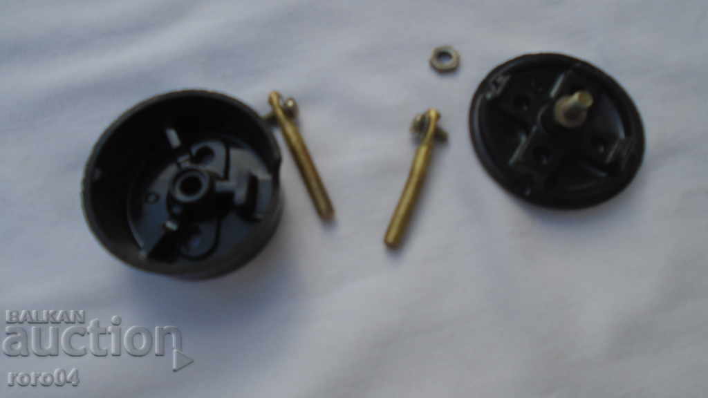 Auction PLUG - BAKELITE - WW II Auction PLUG - BAKELITE - WW II