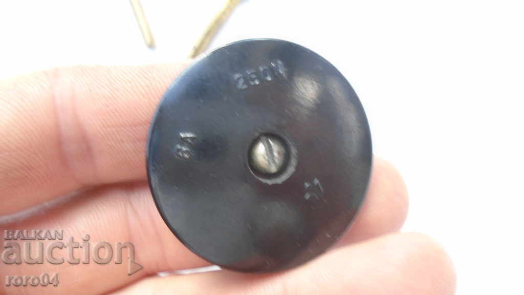 PLUG - BAKELITE - WW II - 7 PLUG - BAKELITE - WW II - 7