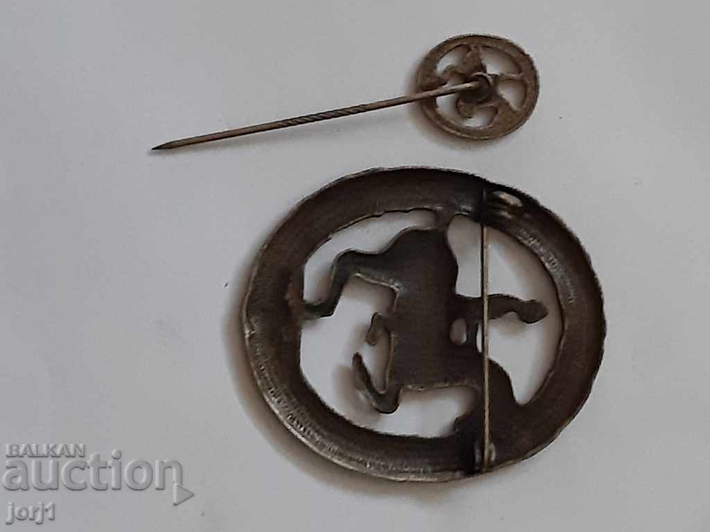 Delivery of rider badges Delivery of rider badges