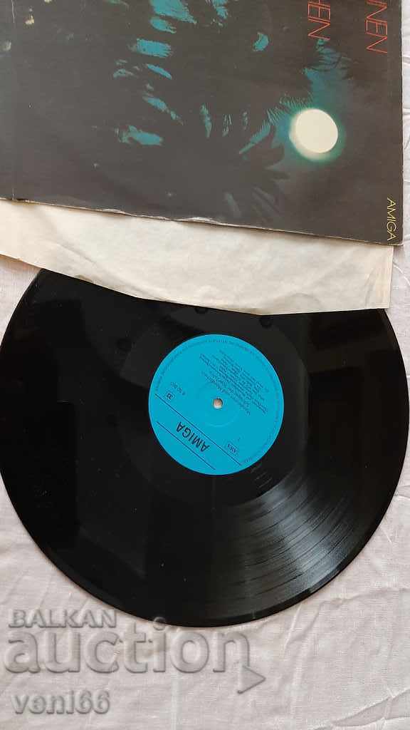 Mandolini gramophone record and DDR moonlight with price 3.50 BGN | € 1.79 Mandolini gramophone record and DDR moonlight with price 3.50 BGN | € 1.79
