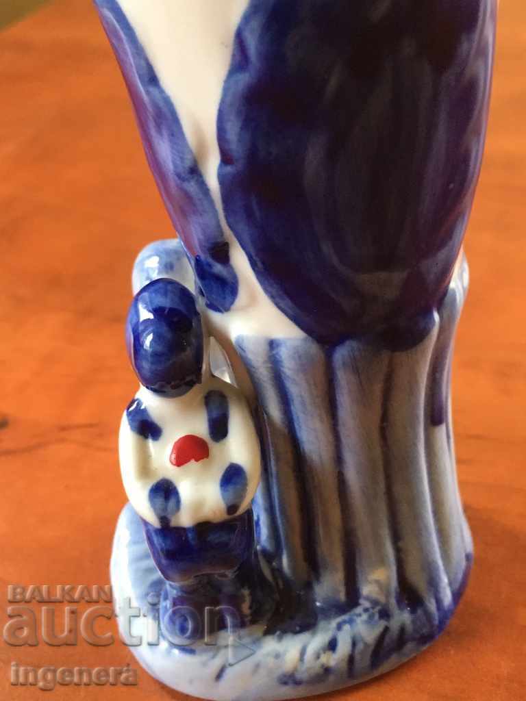 Auction  VASE STATUETE PORCELAIN LOVE WONDERFUL