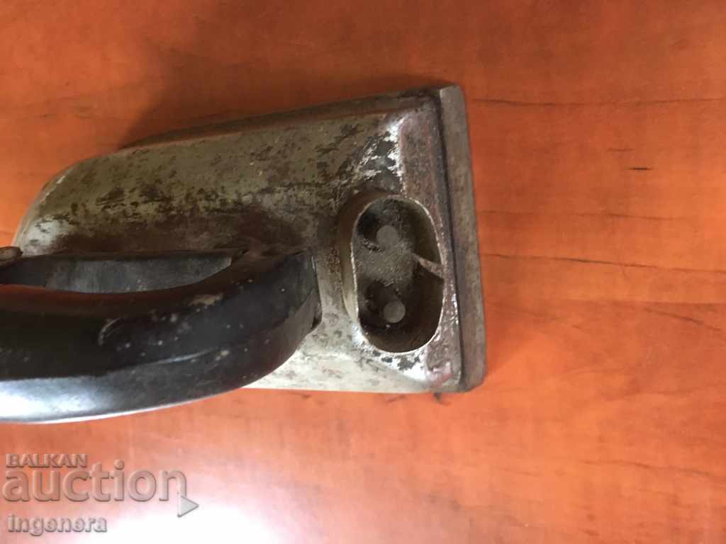 IRON OLD COLLECTOR with price 8.00 BGN | € 4.09