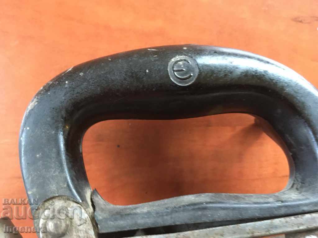 Auction  IRON OLD COLLECTOR