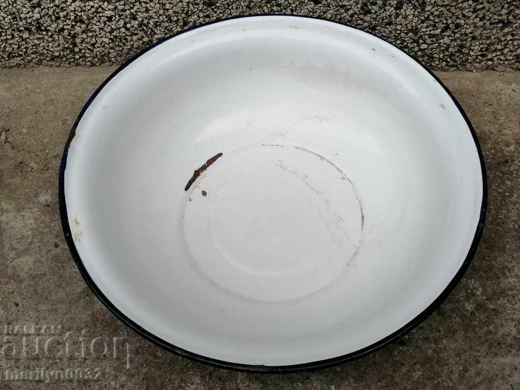 Enameled basin, a box with the inscription Kolarovgrad, an enamel court with price 48.00 BGN | € 24.54 Enameled basin, a box with the inscription Kolarovgrad, an enamel court with price 48.00 BGN | € 24.54