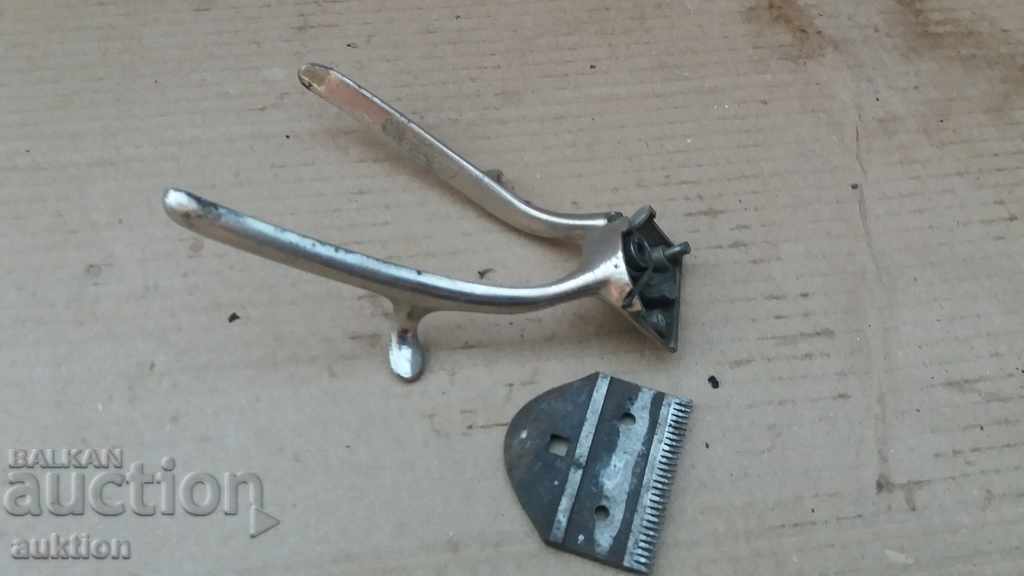 Delivery of OLD HAND CUTTING MACHINE Delivery of OLD HAND CUTTING MACHINE