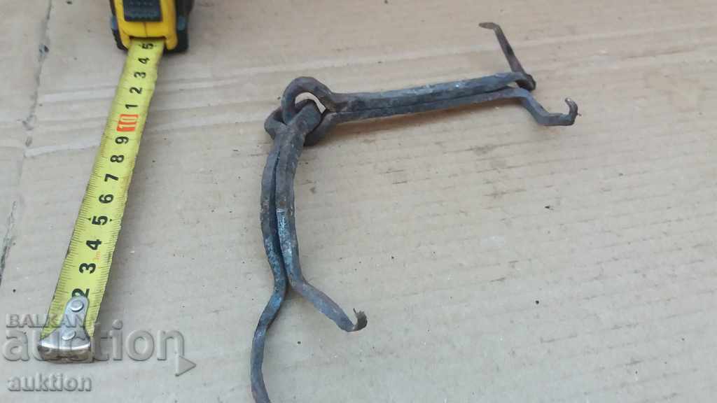 BALANȚĂ FORJATĂ MASIVĂ DE LA PORȚA REÎNVĂȚIRII cu preț 2.99 BGN | € 1.53 BALANȚĂ FORJATĂ MASIVĂ DE LA PORȚA REÎNVĂȚIRII cu preț 2.99 BGN | € 1.53