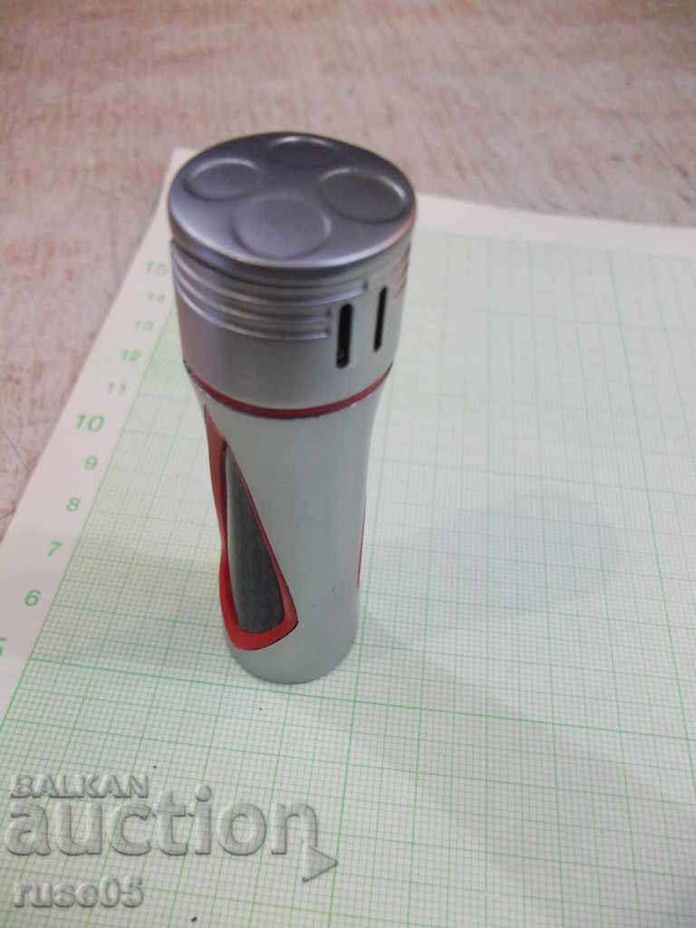 Marlboro piezocrystal lighter with soft flame working - 6 Marlboro piezocrystal lighter with soft flame working - 6