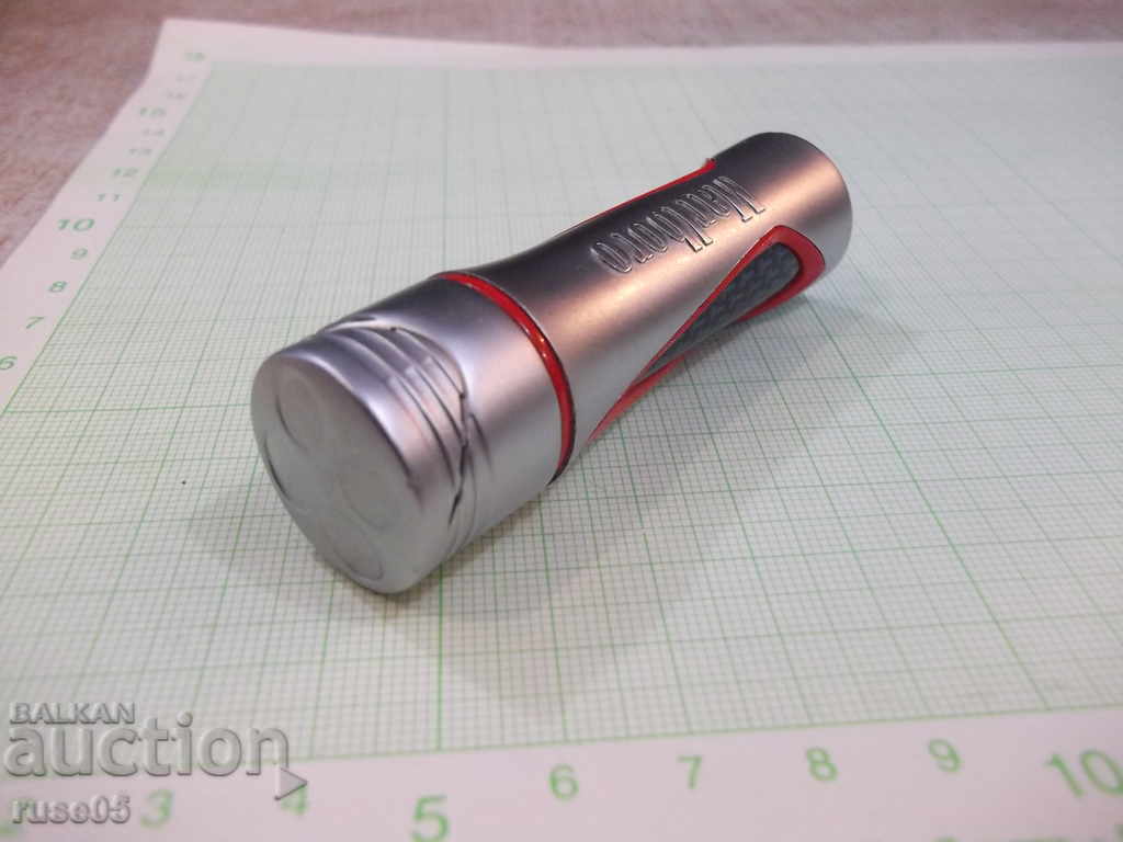 Marlboro piezocrystal lighter with soft flame working - 7 Marlboro piezocrystal lighter with soft flame working - 7