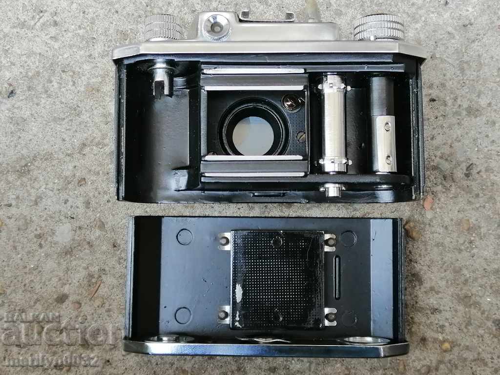 Delivery of Camera with case HALINA 60s photo Hong Kong Delivery of Camera with case HALINA 60s photo Hong Kong