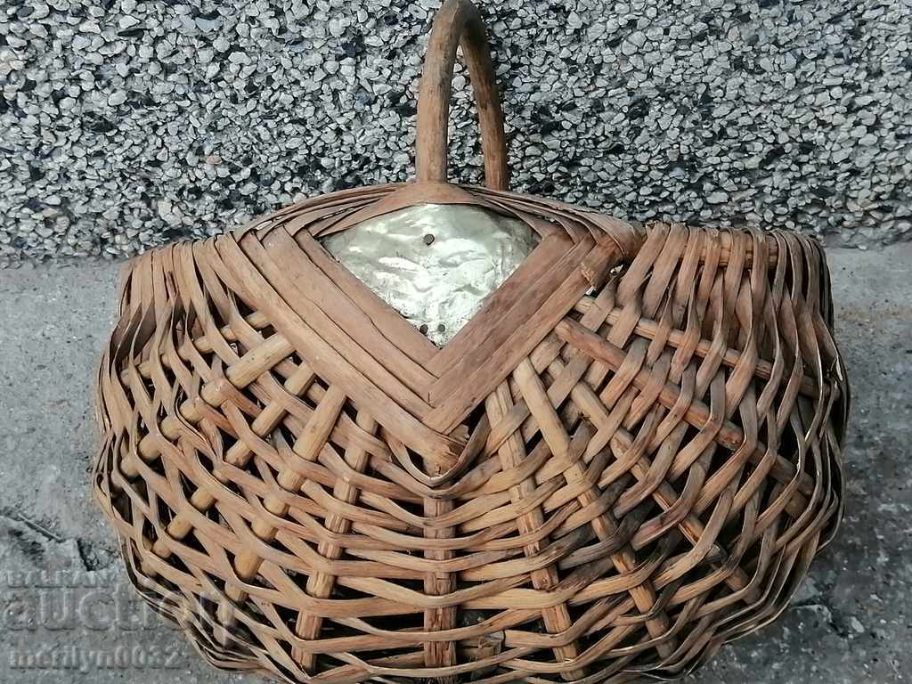 Παλιό ψάθινο καλάθι, ξύλινο, καλάθι, πάνελ με τιμή 43.00 BGN | € 21.99 Παλιό ψάθινο καλάθι, ξύλινο, καλάθι, πάνελ με τιμή 43.00 BGN | € 21.99