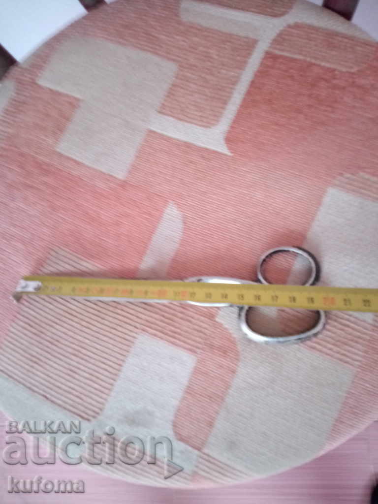 Auction  Old scissors