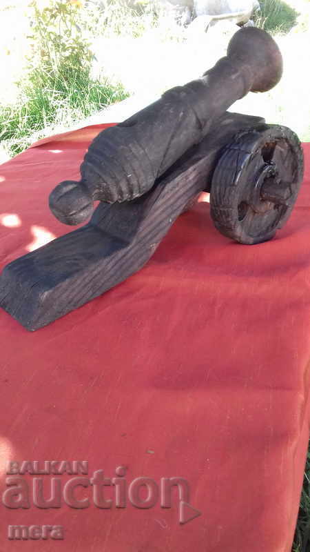 Delivery of An ancient copy of a wooden top