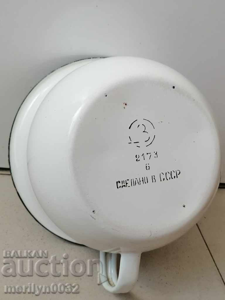 Enamelled beetle beetle USSR enameled dish without lid - 5 Enamelled beetle beetle USSR enameled dish without lid - 5