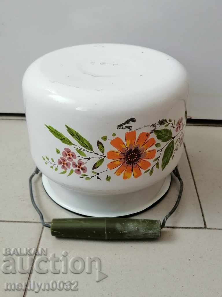 Auction Sauce pot with handle, enameled bowl, enamel, bucket pot Auction Sauce pot with handle, enameled bowl, enamel, bucket pot