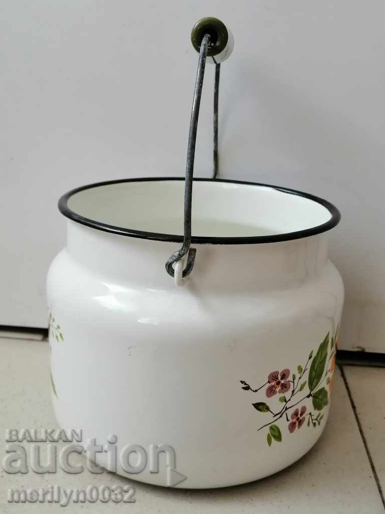 Delivery of Sauce pot with handle, enameled bowl, enamel, bucket pot Delivery of Sauce pot with handle, enameled bowl, enamel, bucket pot