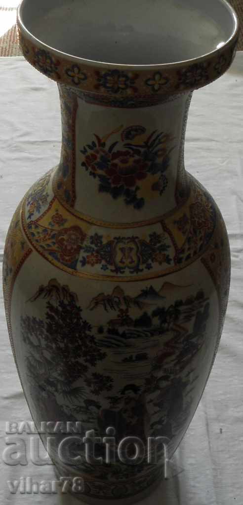 O VAZĂ CHINEZĂ MARE - 6 O VAZĂ CHINEZĂ MARE - 6