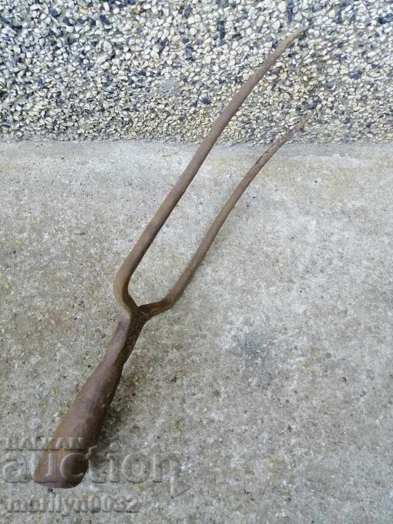 Dinte dublă, recoltă de sfeclă, fier forjat cu preț 35.00 BGN | € 17.90 Dinte dublă, recoltă de sfeclă, fier forjat cu preț 35.00 BGN | € 17.90