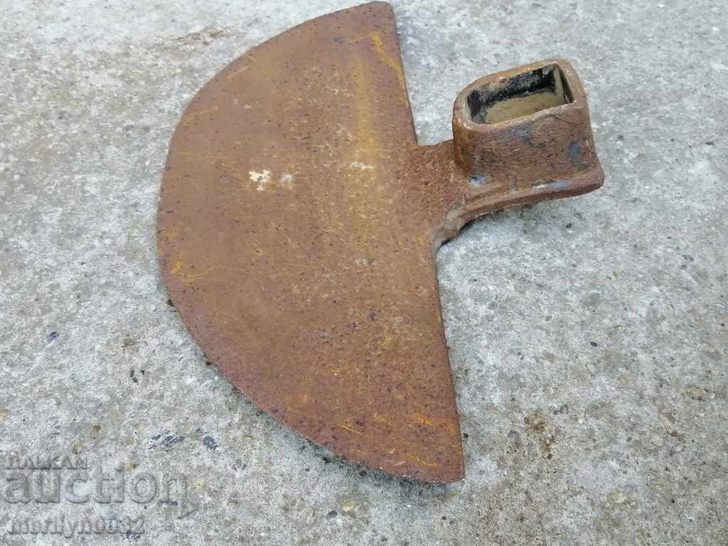 Auction Mop, an old wrought iron tool, a chap, an agricultural instrument Auction Mop, an old wrought iron tool, a chap, an agricultural instrument