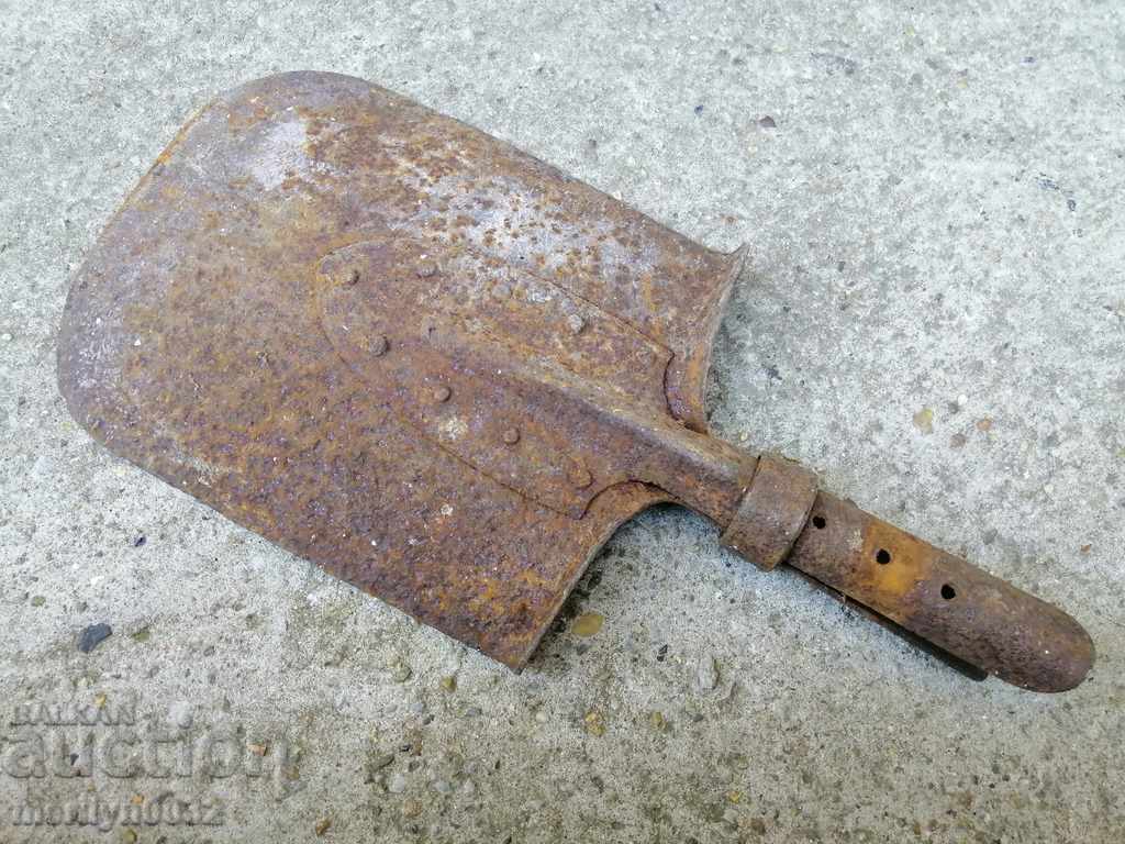 Delivery of Old Right Shovel, Wrought Iron First World WW1 Delivery of Old Right Shovel, Wrought Iron First World WW1