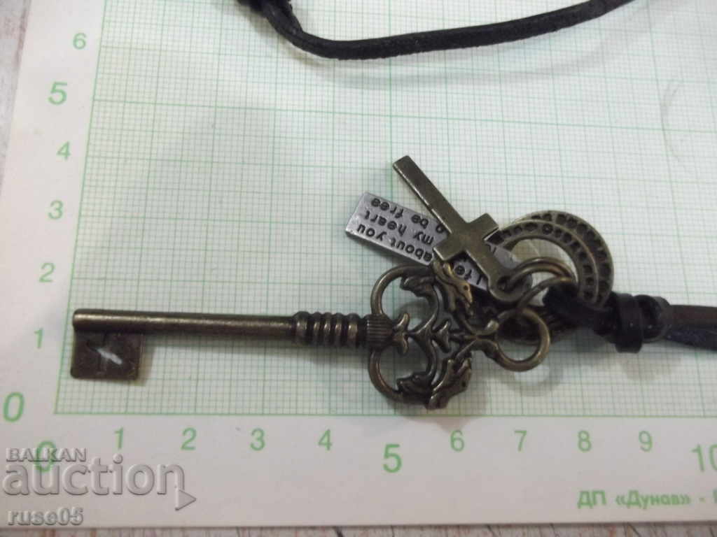 Pendants set with leather strap - 1 - 5