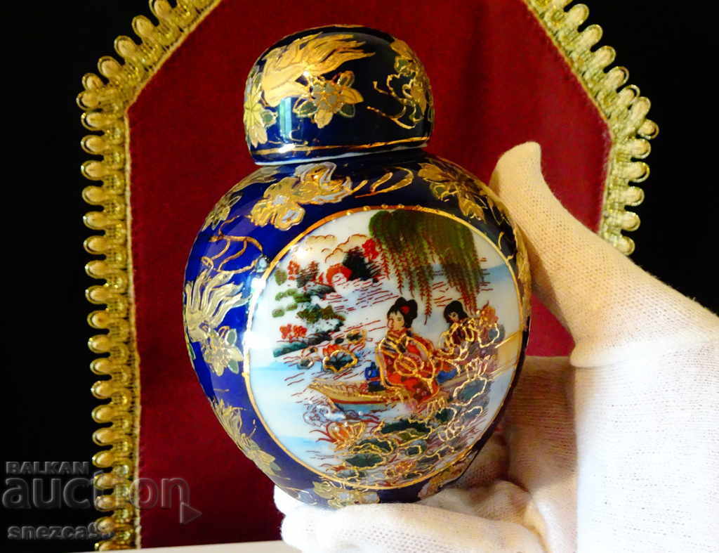 Vase Chinese porcelain, gold, cobalt, geisha, phoenix. - 7 Vase Chinese porcelain, gold, cobalt, geisha, phoenix. - 7