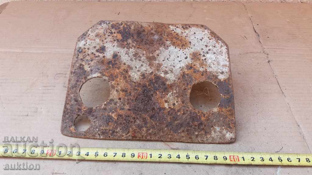 Auction  OLD MASONRY PICK FOR MIXING LIME