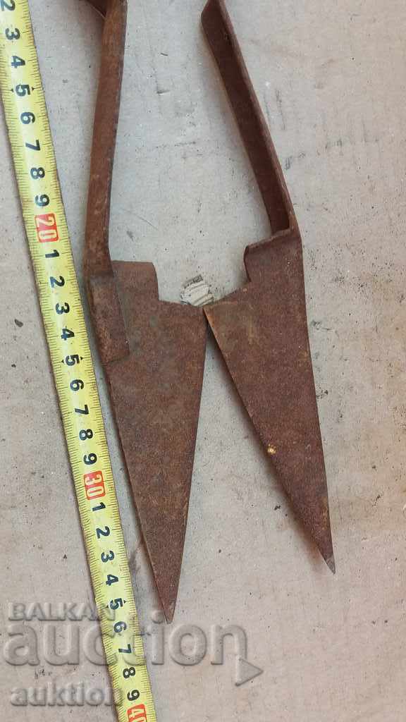 Foarfeca forțată de reînvierea pentru tăierea oilor cu preț 2.99 BGN | € 1.53 Foarfeca forțată de reînvierea pentru tăierea oilor cu preț 2.99 BGN | € 1.53