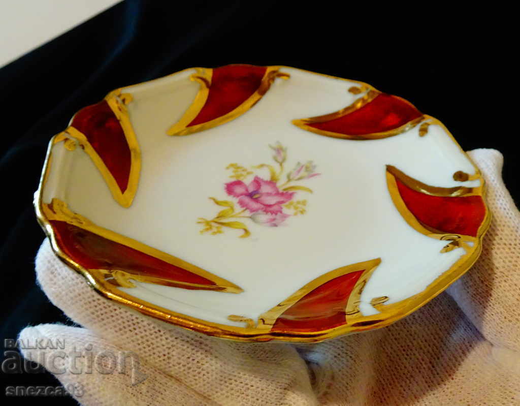 Bavarian porcelain, gold, plate, bowl, 6 pieces with price 42.00 BGN | € 21.47