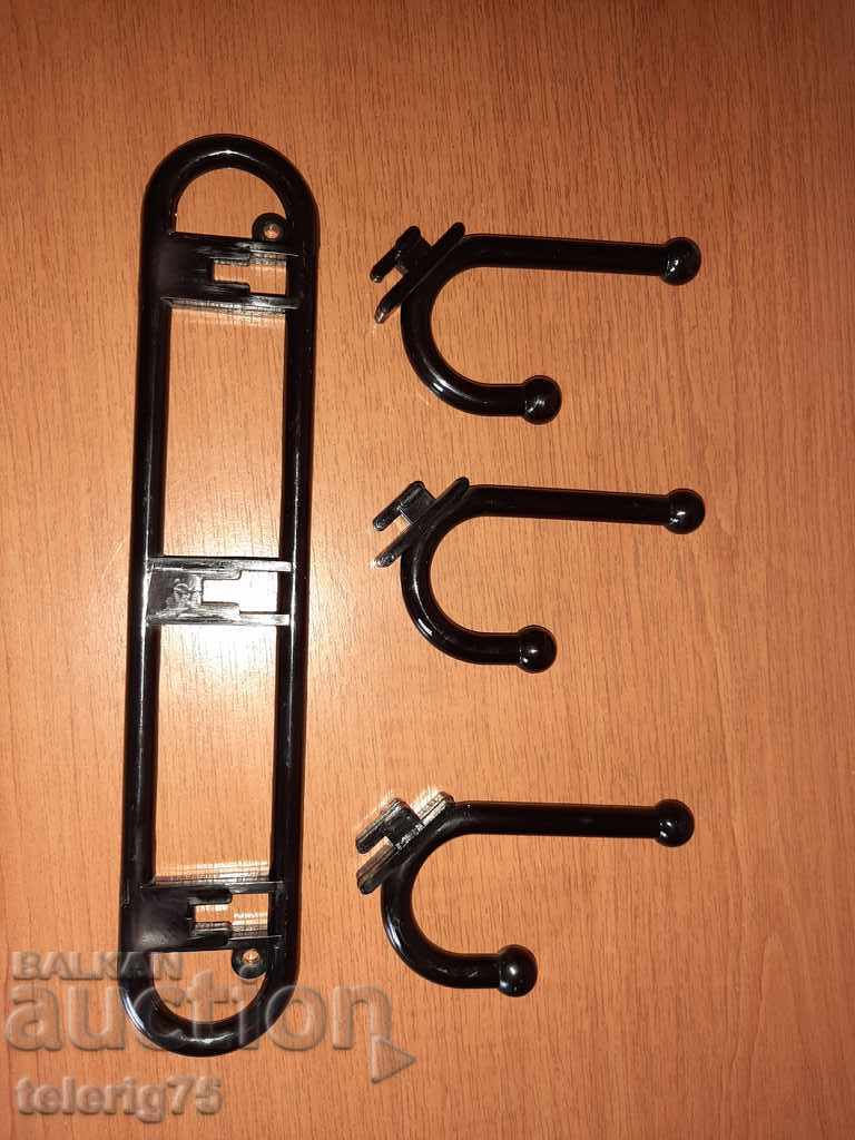 Auction Old Detachable Hanger Auction Old Detachable Hanger