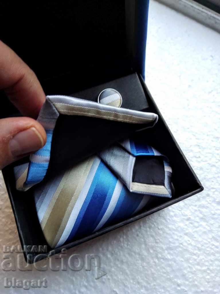 tie with cufflinks -USA with price 16.00 BGN | € 8.18 tie with cufflinks -USA with price 16.00 BGN | € 8.18