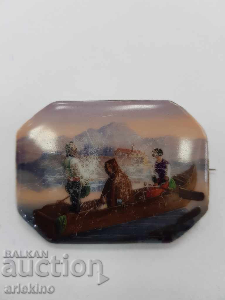 Стара колекционна Европейска рисувана брошка края на 19 век с цена € 18.00 | 35.20 лв.