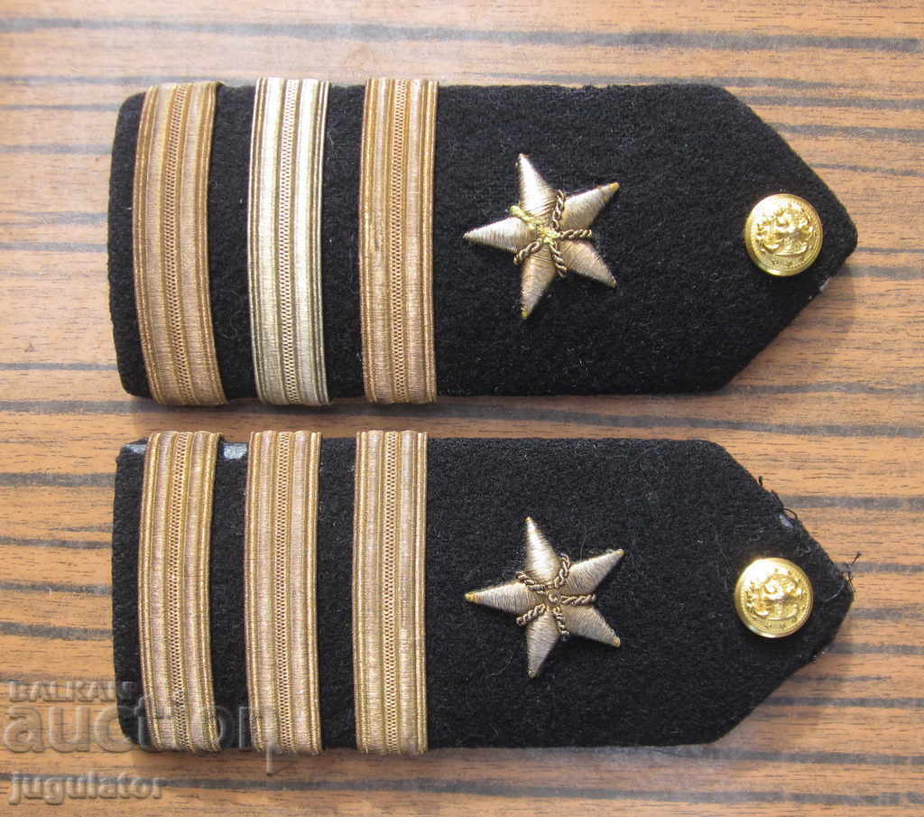 WW2 American officer marine epaulettes with price 45.00 BGN | € 23.01
