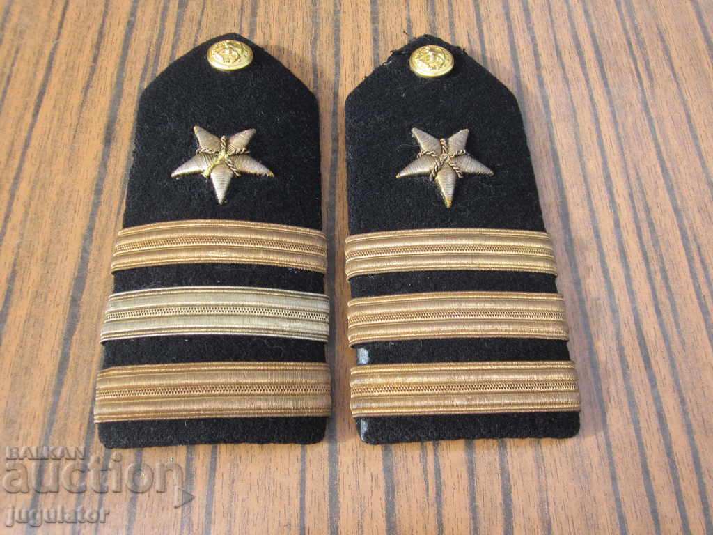 Auction  WW2 American officer marine epaulettes