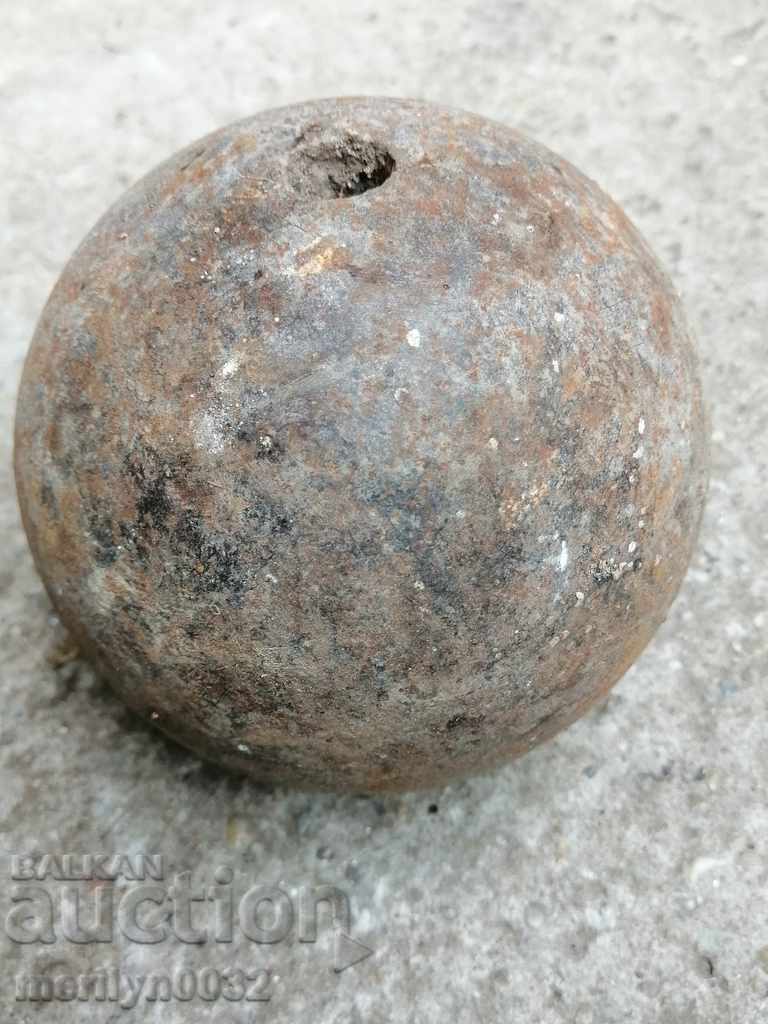 Delivery of An old cannon top gun moves, a Crimean warfare BOB Delivery of An old cannon top gun moves, a Crimean warfare BOB