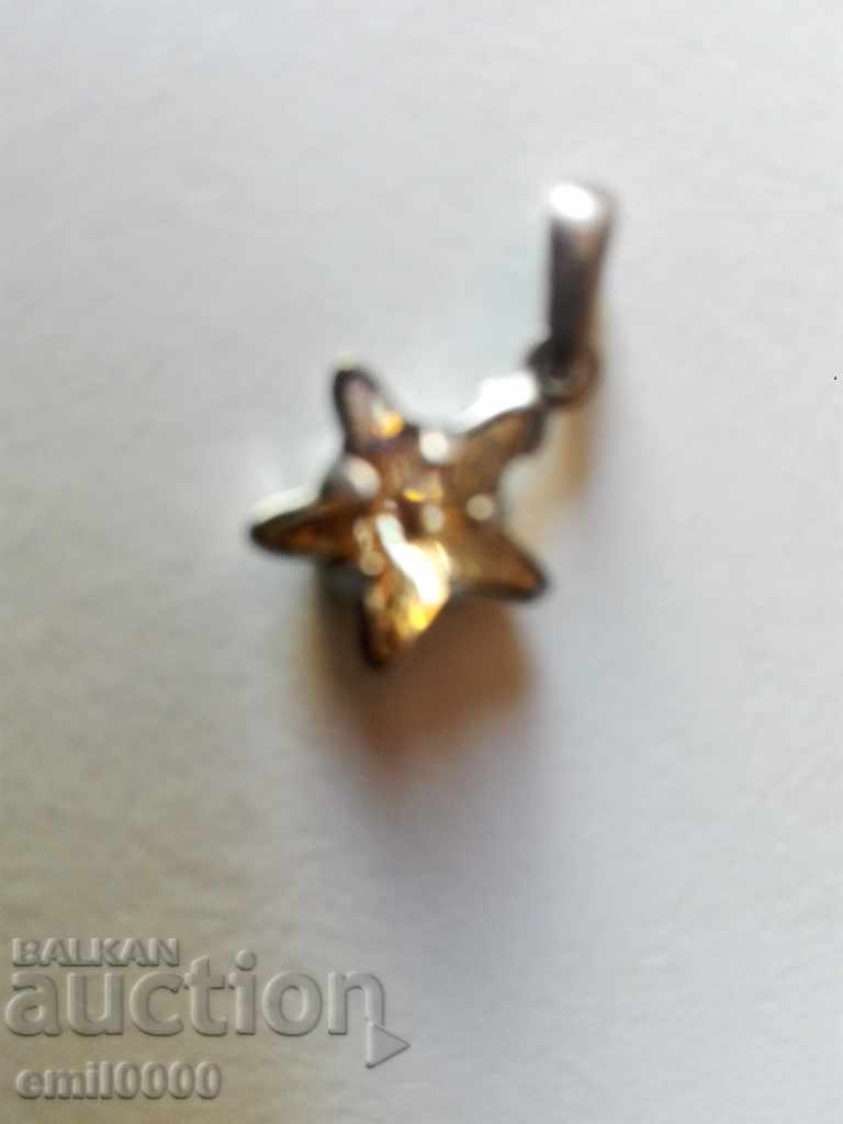 O mulțime de pandantive. - 7 O mulțime de pandantive. - 7