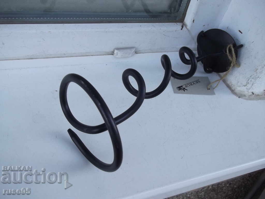 Свещник метален за една свещ с цена 8.00 лв. | € 4.09 Свещник метален за една свещ с цена 8.00 лв. | € 4.09