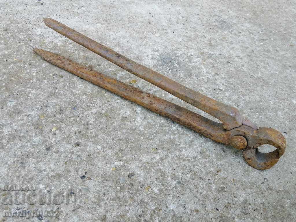 Cleste de fierar antic unealta din fier forjat tamplarie cu preț € 29.93 | 58.54 BGN Cleste de fierar antic unealta din fier forjat tamplarie cu preț € 29.93 | 58.54 BGN