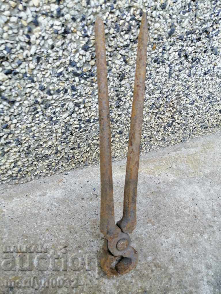 Licitație Cleste de fierar antic unealta din fier forjat tamplarie