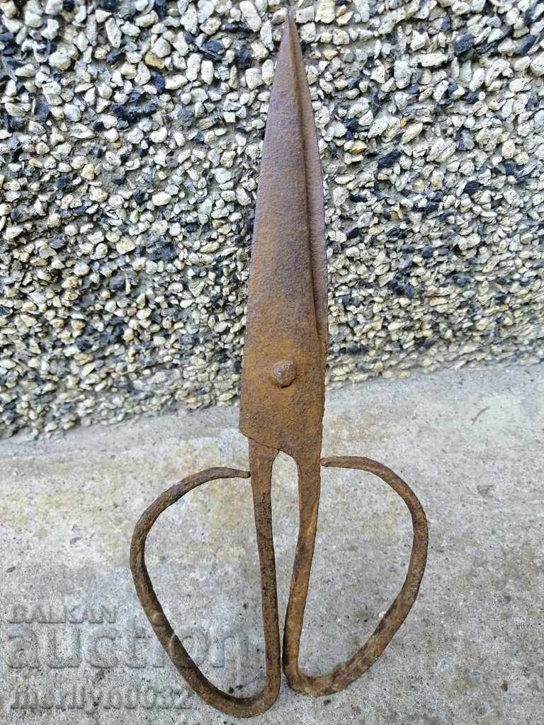 Vintage wrought iron scissors with price 36.00 BGN | € 18.41 Vintage wrought iron scissors with price 36.00 BGN | € 18.41