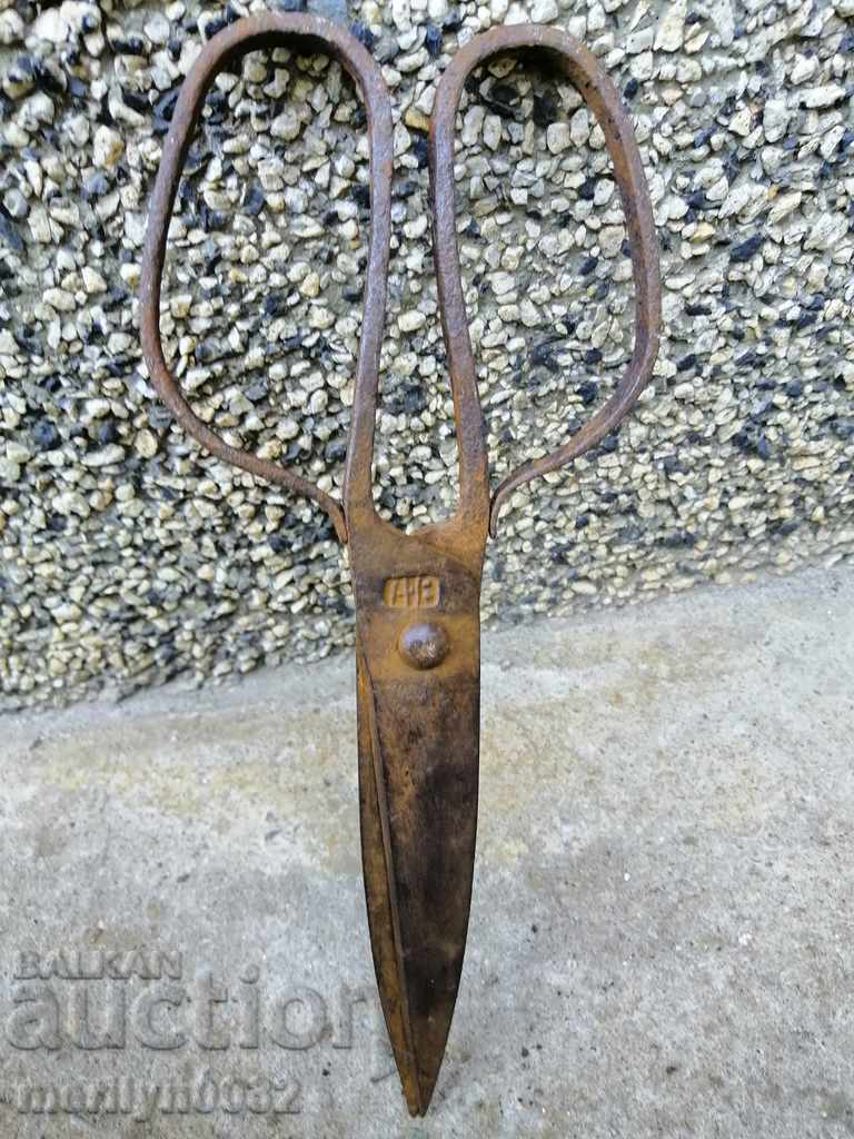 Vintage wrought iron scissors - 5 Vintage wrought iron scissors - 5