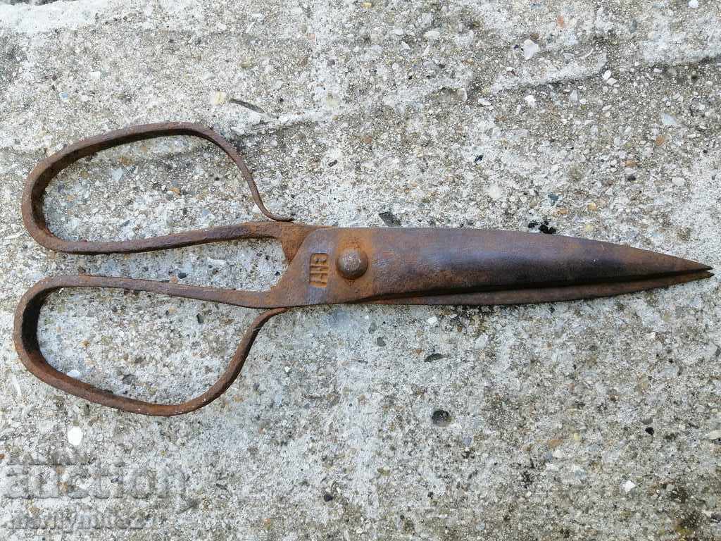 Vintage wrought iron scissors - 6 Vintage wrought iron scissors - 6