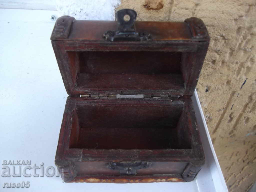 Δημοπρασία Στήθος ρετρό - 5