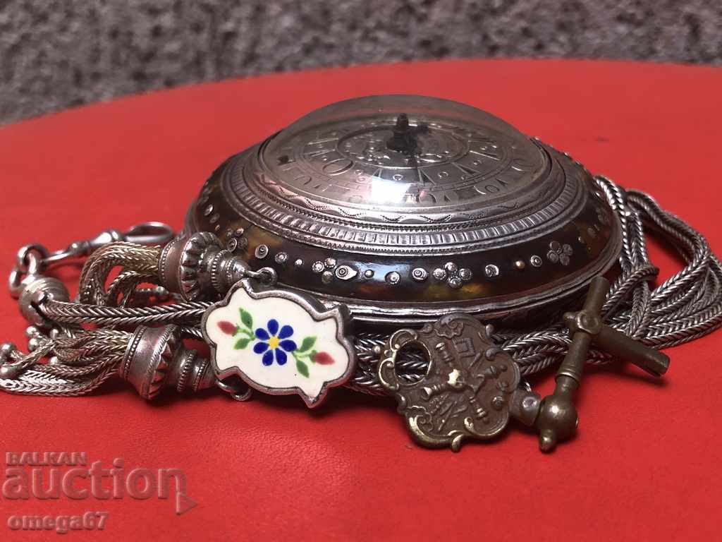 Джобен часовник на големия майстор William Clarke от 1750 г. с цена € 12800.00 | 25034.62 лв.